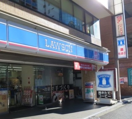 コンビニ　ローソン四谷左門町店（コンビニ）まで249m