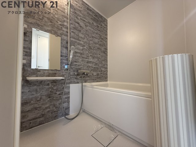 バス・シャワールーム　シンプルで清潔感のある浴室です♪