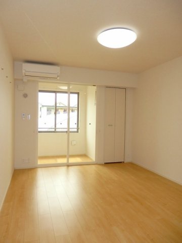 居室・リビング　居間です