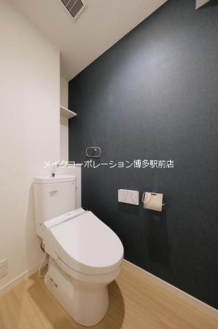 トイレ　※入居中の為別部屋写真使用現状優先