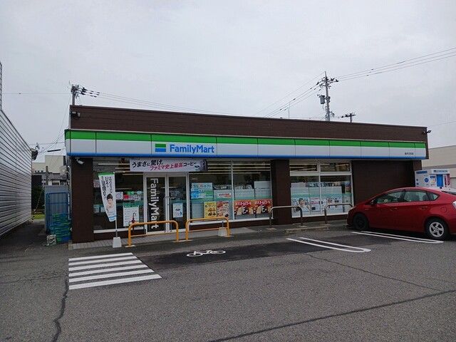 コンビニ　ファミリーマート福井文京店（コンビニ）まで293m