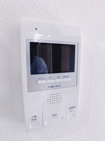 セキュリティ　エントランスで来客者が確認出来るカラーTVモニターホン