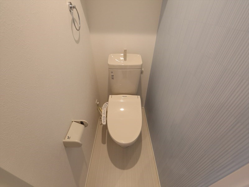 トイレ　温水洗浄暖房便座付トイレ