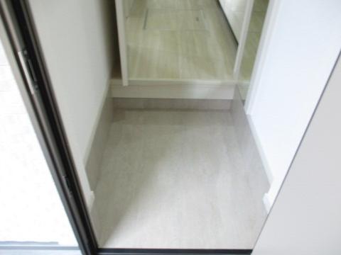 玄関　反転タイプのお部屋写真（イメージ）