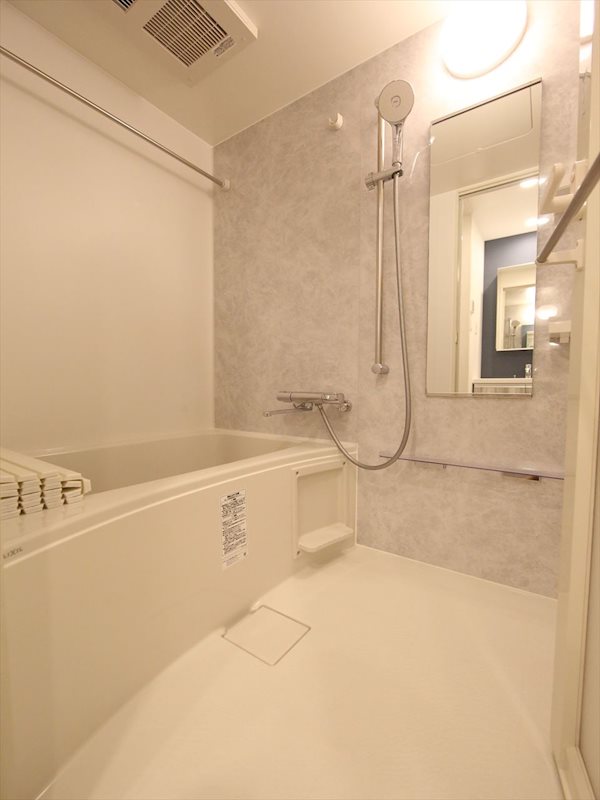 バス・シャワールーム　バスルーム　浴室暖房乾燥機付き