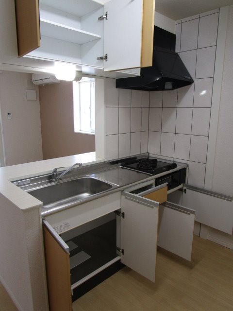 キッチン　写真は202号室です（参考）