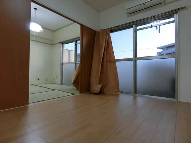 矢澤ハイツの居間写真