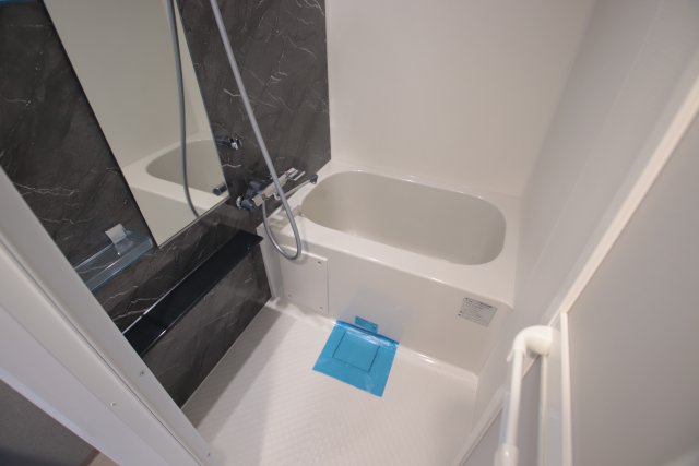 バス・シャワールーム　※別部屋の参考写真の為、原状優先です。