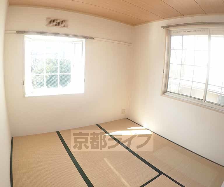 居室・リビング　とても日当たりがいいです。