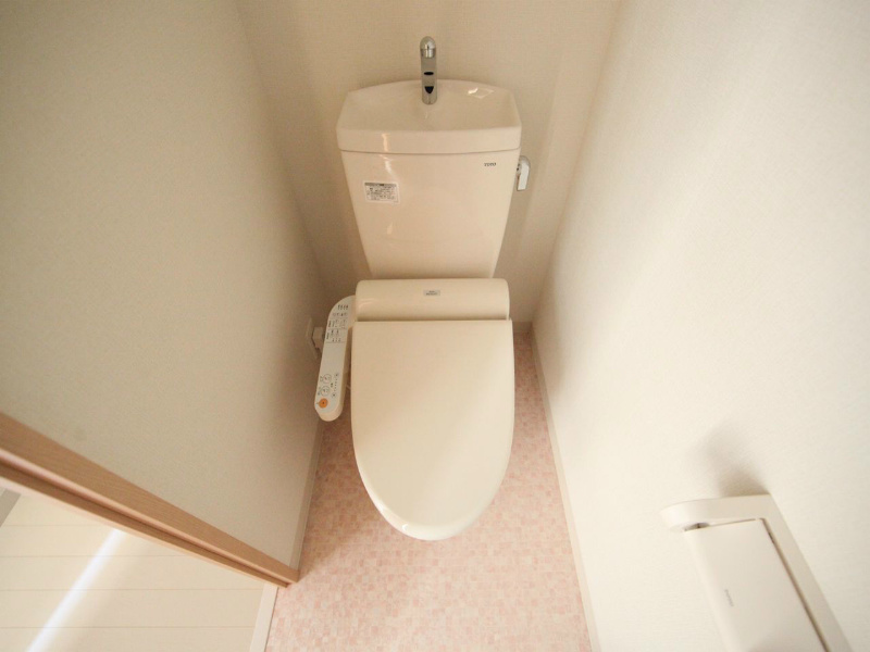 トイレ　温水洗浄暖房便座付トイレ