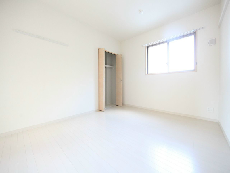 その他部屋・スペース　洋室8帖　クローゼット（収納充実してます）