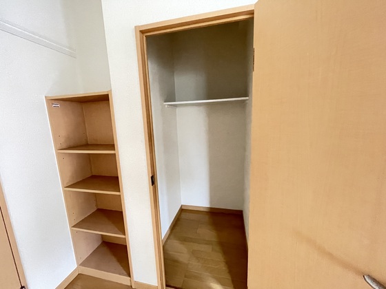 収納　※他の号室の写真です。