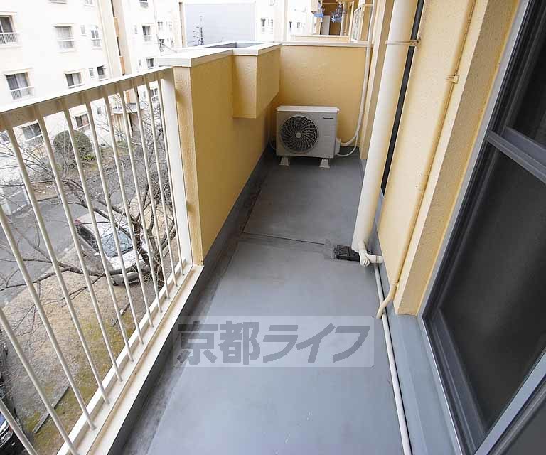 バルコニー　明るいバルコニーです。