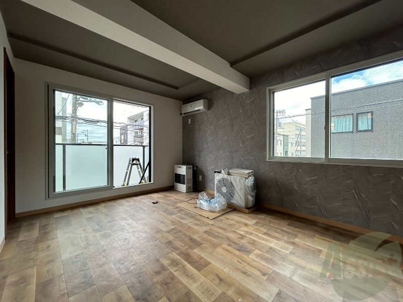 居室・リビング　日当たり良く広々したリビングで快適に過ごせます。