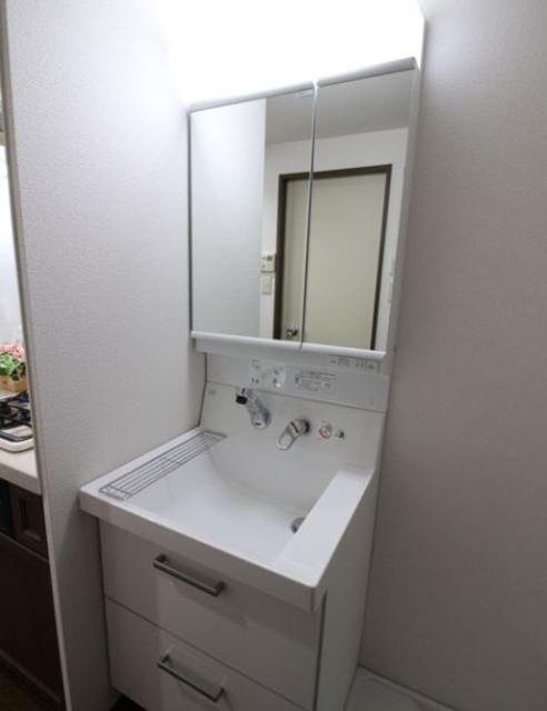 洗面設備　※別部屋参考写真です。