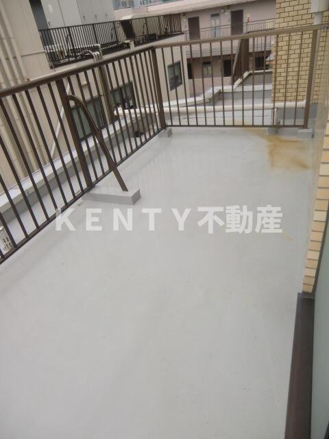 バルコニー　バルコニーがあります