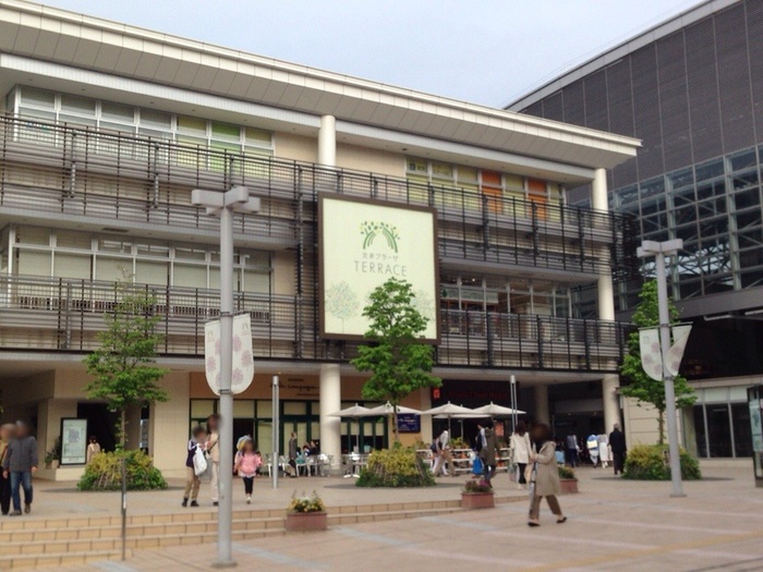 ショッピングセンター　たまプラーザテラス（ショッピングセンター）まで373m