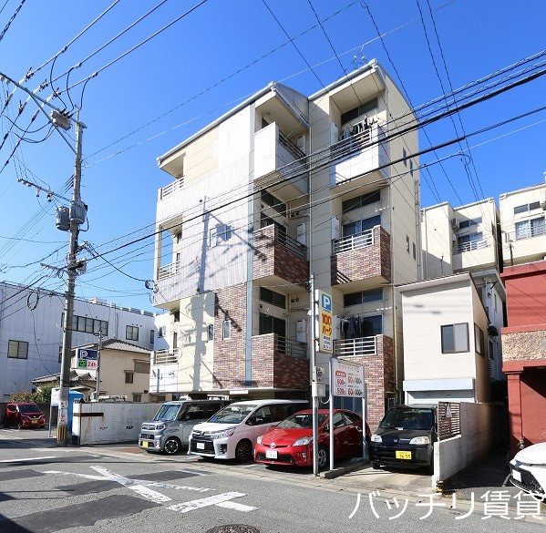 建物外観　オートロック付きマンション♪