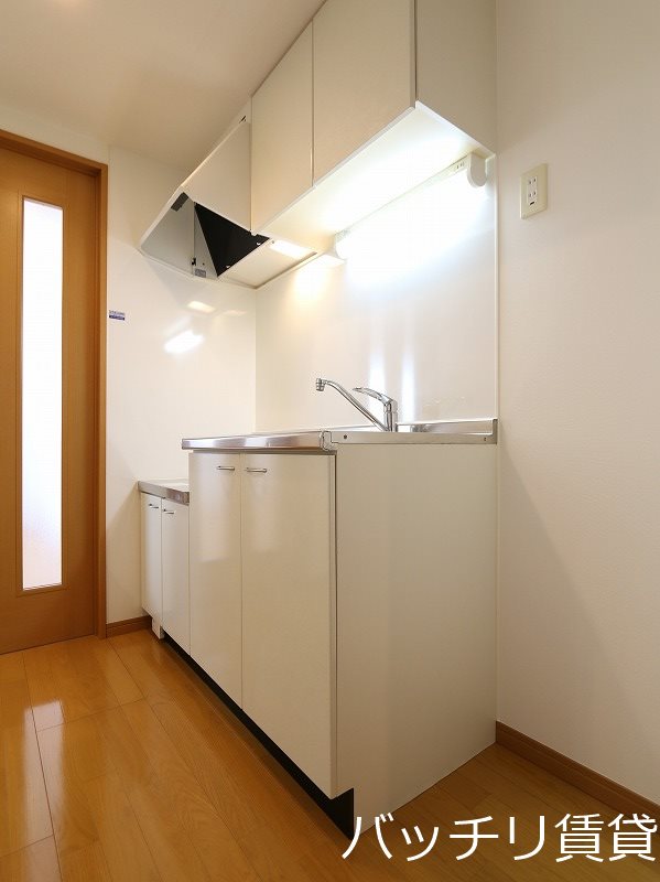 キッチン　連帯保証人不要♪