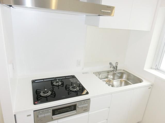 キッチン　★お料理楽々３口ガスシステムキッチンです★
