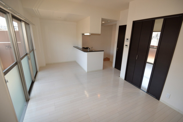 居室・リビング　写真は同マンションの別のお部屋のものです
