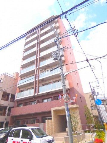 建物外観　RC造の重厚な10階建ての建物です。