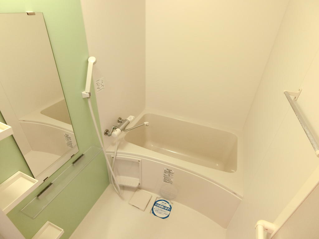 バス・シャワールーム　浴室乾燥機付きです