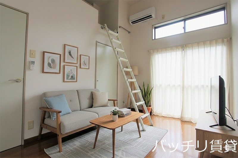 居室・リビング　家具、インテリアはイメージで実際のお部屋には設置していません