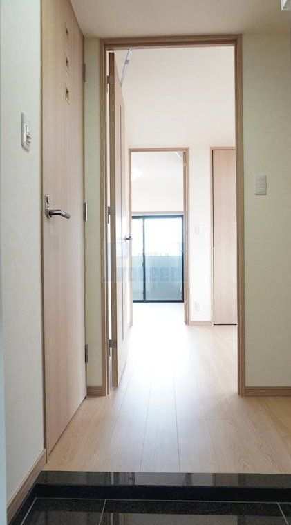 玄関　広々とした玄関部分