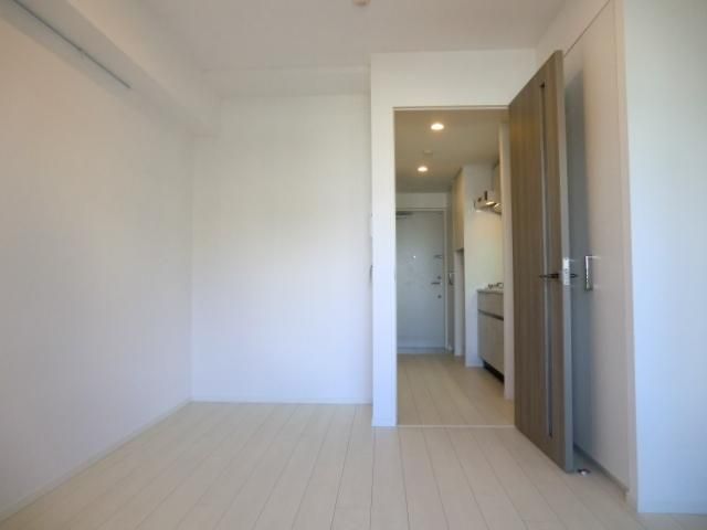 その他部屋・スペース　落ち着いた色合いの内装フローリング仕上げ