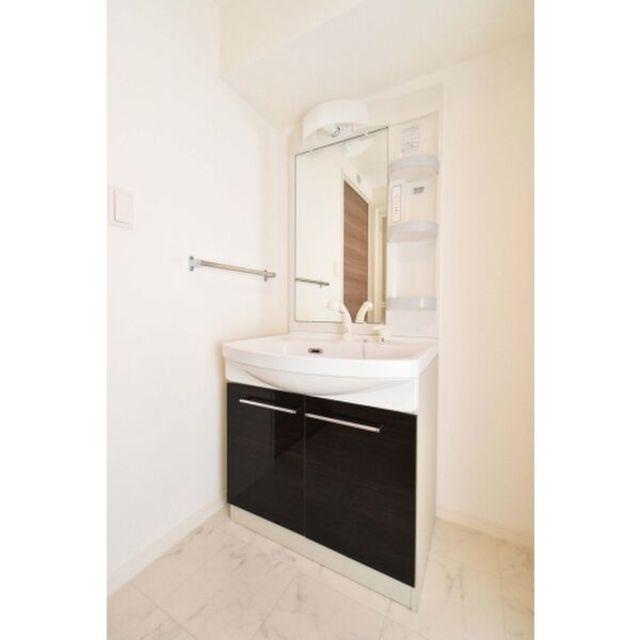 洗面設備　【洗面化粧台】同間取り別号室のお写真です。