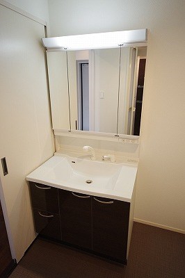 洗面設備　シャワー付洗面台