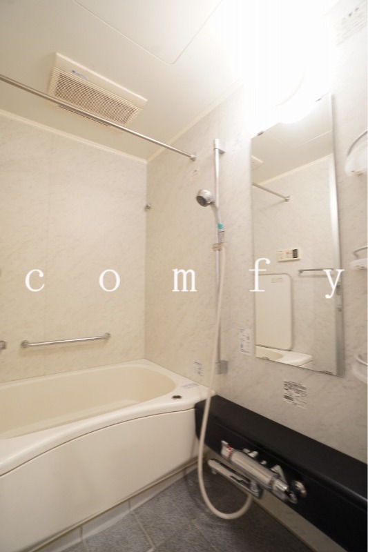 バス・シャワールーム　高温差し湯機能・浴室乾燥機付きバス