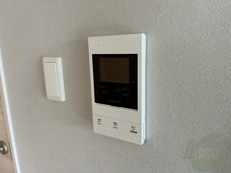 セキュリティ　ＴＶモニター付インターホンです。来客者の顔が見えるので安心！
