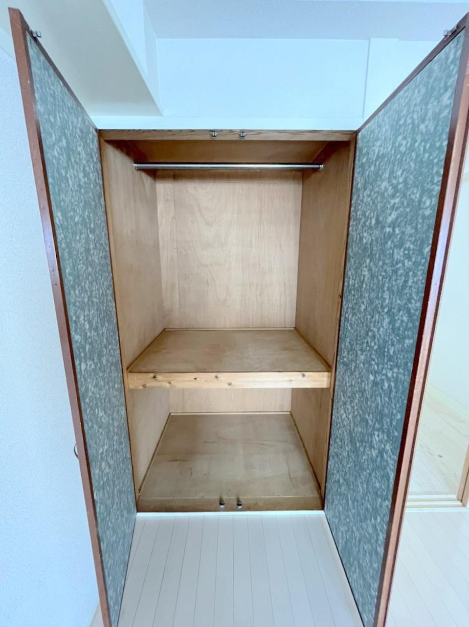 収納　押し入れ★　衣服もかけられます♪