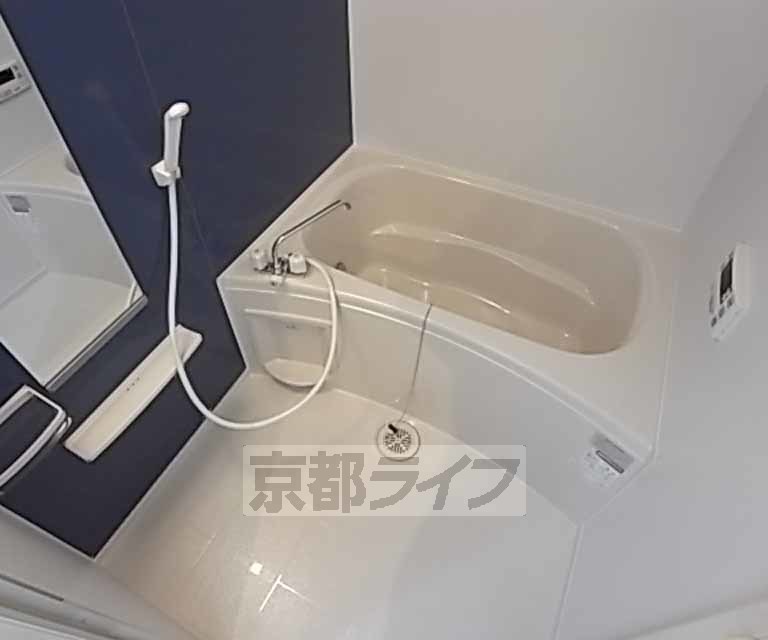 バス・シャワールーム　バスルームです。