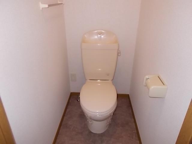 トイレ　掲載写真は同型モデルを掲載しており実際のお部屋と仕様等が異な