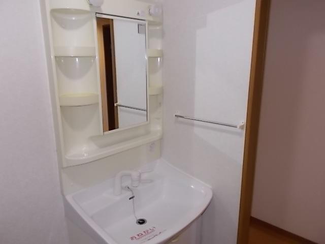 洗面設備　掲載写真は同型モデルを掲載しており実際のお部屋と仕様等が異な