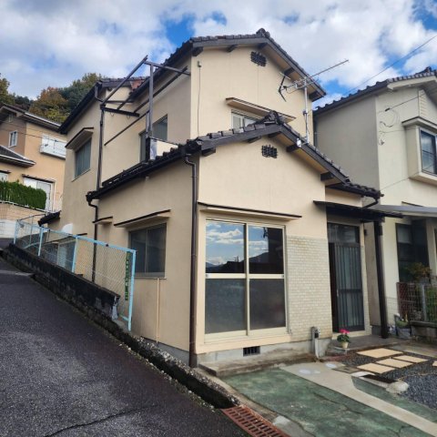 建物外観　外壁塗装をしているので、築年数を感じさせない外観。
