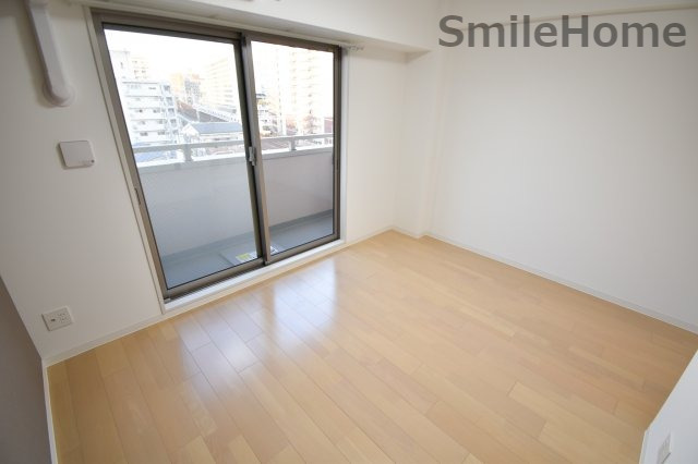 居室・リビング　エアコン付きのお部屋です