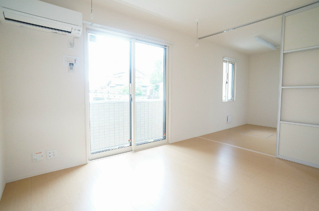 居室・リビング　（同間取別部屋参考写真）