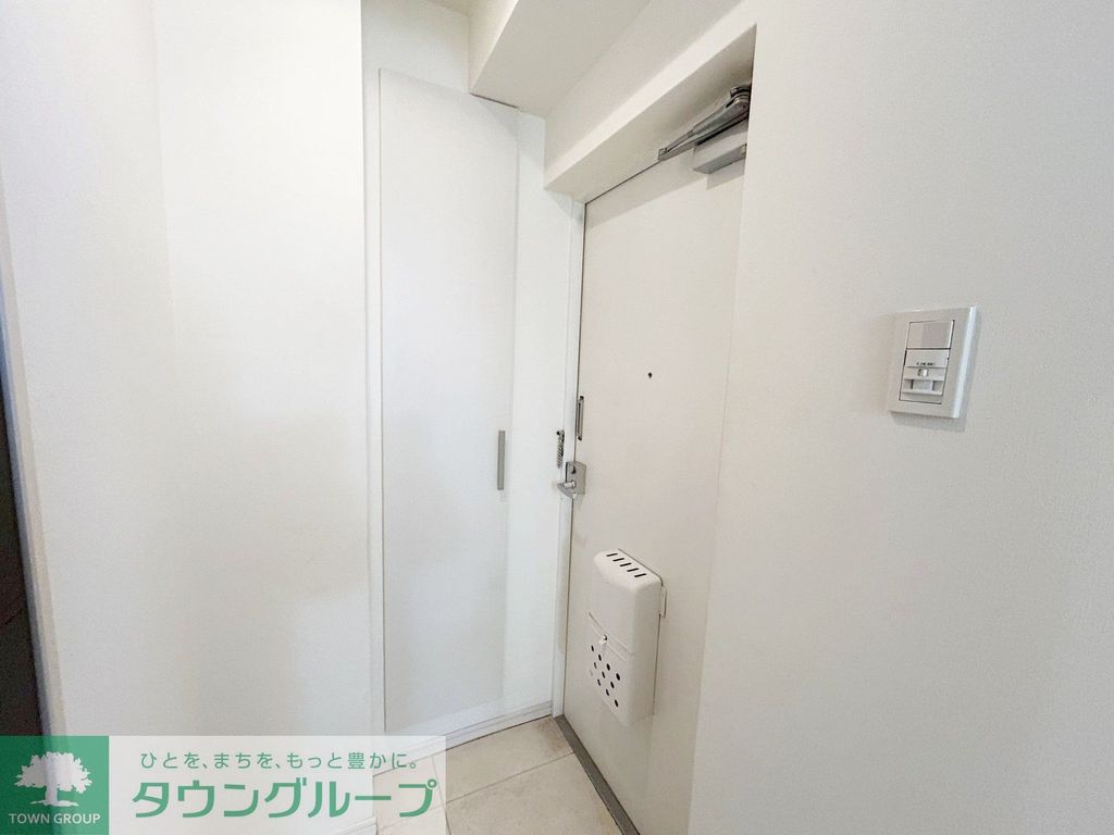 玄関　お部屋探しは株式会社　タウンハウジング　までお気軽にお問合…