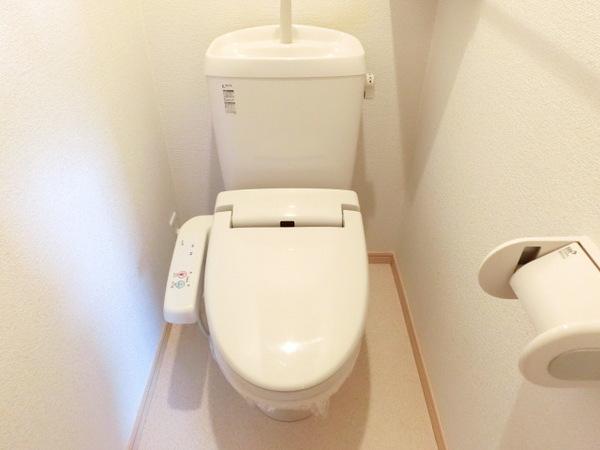 トイレ　ウォシュレット付き！