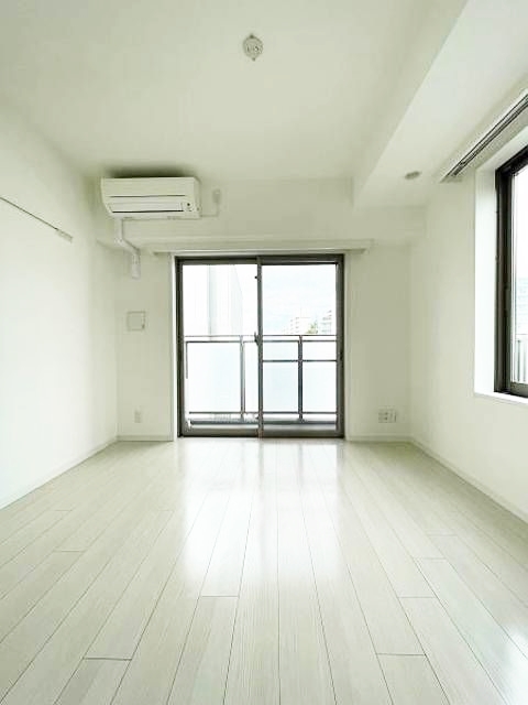 居室・リビング　【横浜駅徒歩圏、人気分譲マンション♪】住環境良好おすすめ！