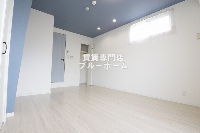 その他　採光窓がオシャレです！
