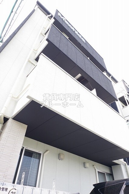 建物外観　鉄骨造4階建ての物件！