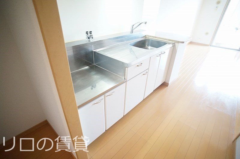 キッチン　コンロ持ち込み可能です。