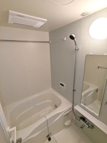 バス・シャワールーム　追焚オートバス、浴室換気乾燥機