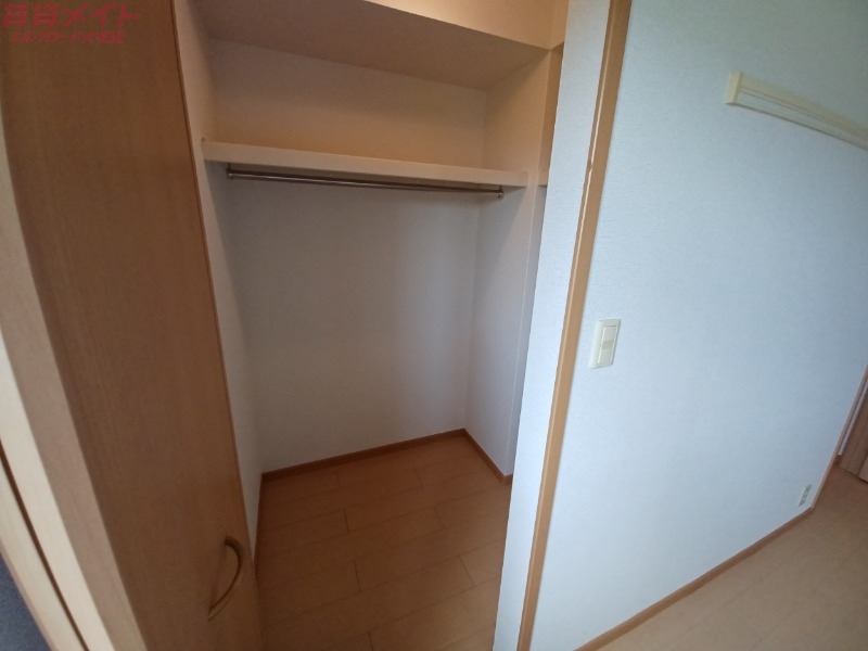 収納　同型参考写真