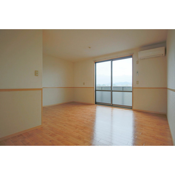 居室・リビング　２階のお部屋です